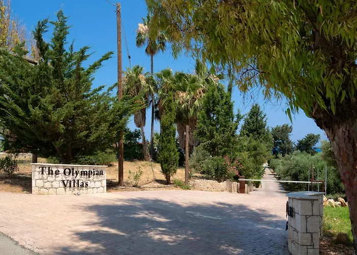 ヴィラ The Olympians Polis