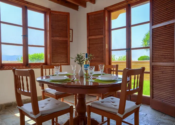 ヴィラ The Olympians Polis